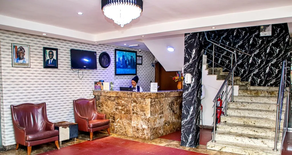 /web/uploads/116/Villa Toscana Lagos/header-images/reception.jpg